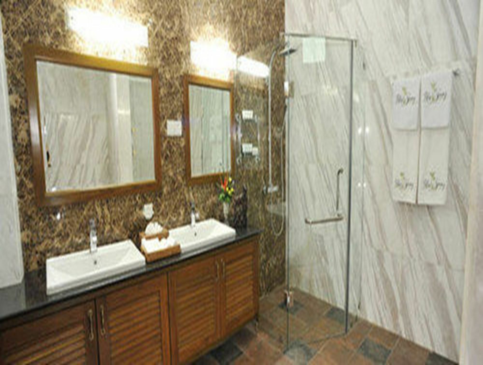 Palm Spring Resort Rangun Kültér fotó
